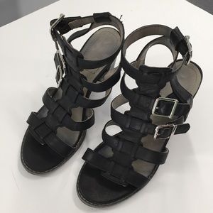 White Mountain Gemmy strapped open toe sandal Black 8